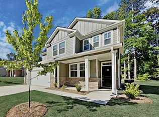 124 Lindridge Dr, Lilburn, GA 30047
