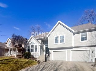 13313 Redwood Ln, Smithville, MO 64089