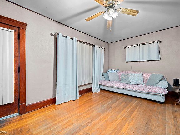 3rd image of 148 Clinton Ave