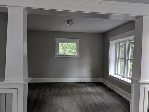 4th image of 915 S Water St