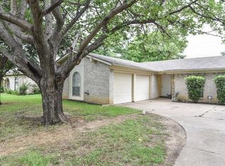 5401 Iris Ln, Arlington, TX 76016