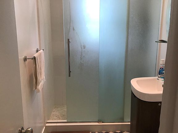 5th image of 1018 Euclid Ave APT 3