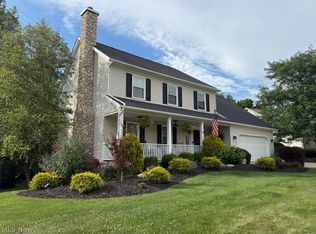 757 Ravenhill Dr, Northfield, OH 44067