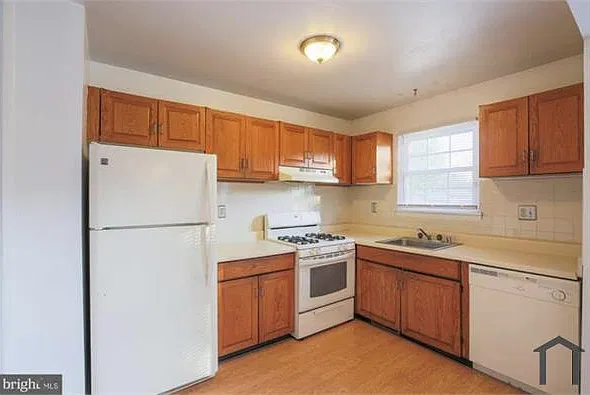 3 bed, $2,500 — Photo 2