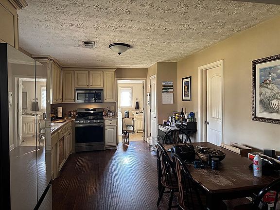 4th image of 5328 Pine Forest Rd