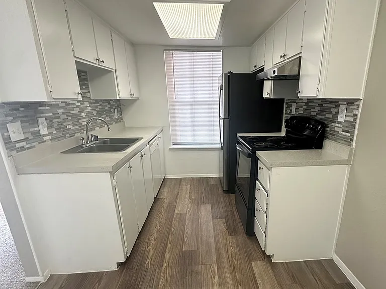 La Cima Apartments — Photo 44
