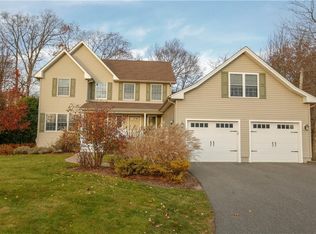 101 Chicory Ln, Cranston, RI 02921
