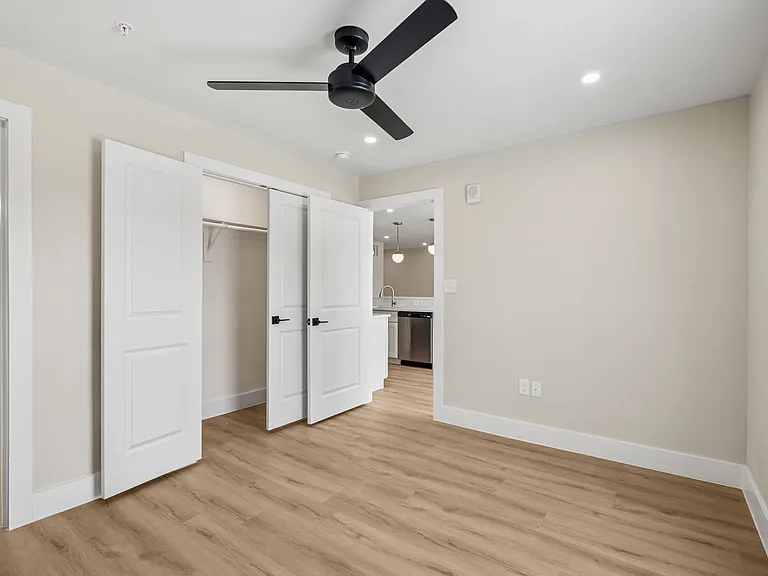 Lake Meadows — Photo 16