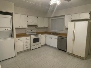 961 N Rohlwing Rd, Addison, IL 60101