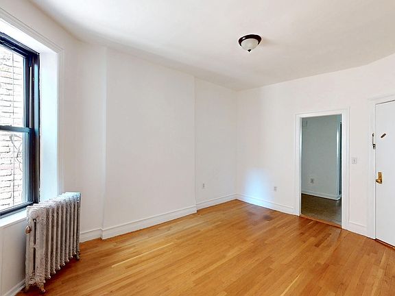 3rd image of 108 W 17th St APT 10
