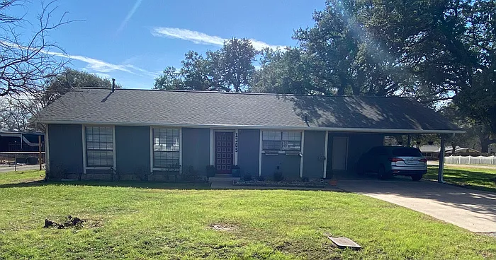 3 bed, 2.0 bath, 1250 sqft, $1,745 — Photo 3