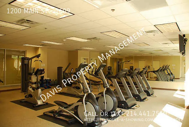 1200 Main St #1609 — Photo 3