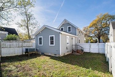 2nd image of 20 Thorogood Ln
