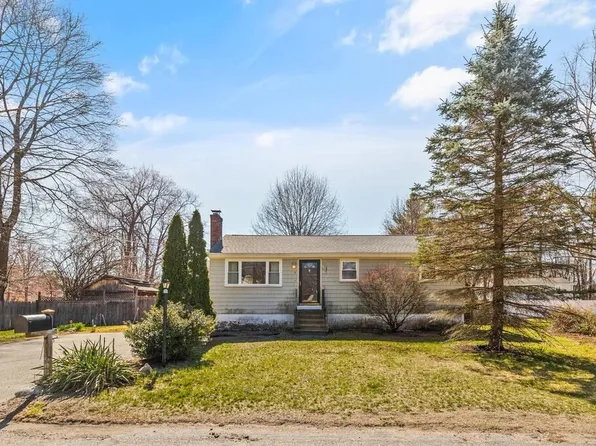 7 Davis Rd, Wilmington, MA 01887