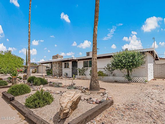 3rd image of 609 S Sarnoff Dr