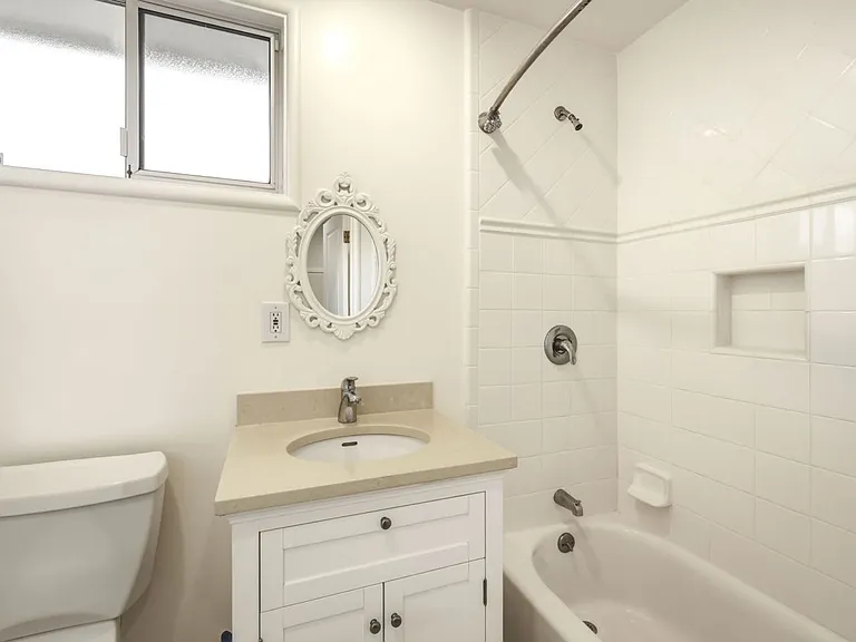 889 Embarcadero Rd — Photo 10