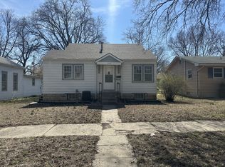 225 W 1st St, Junction City, KS 66441