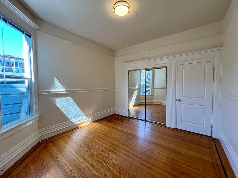 2127 Fillmore St #17 — Photo 1