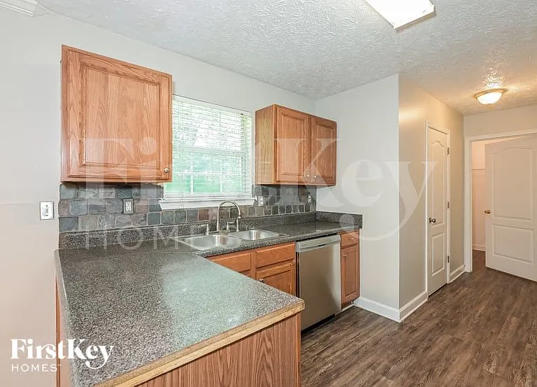 4447 Chester Ln — Photo 5