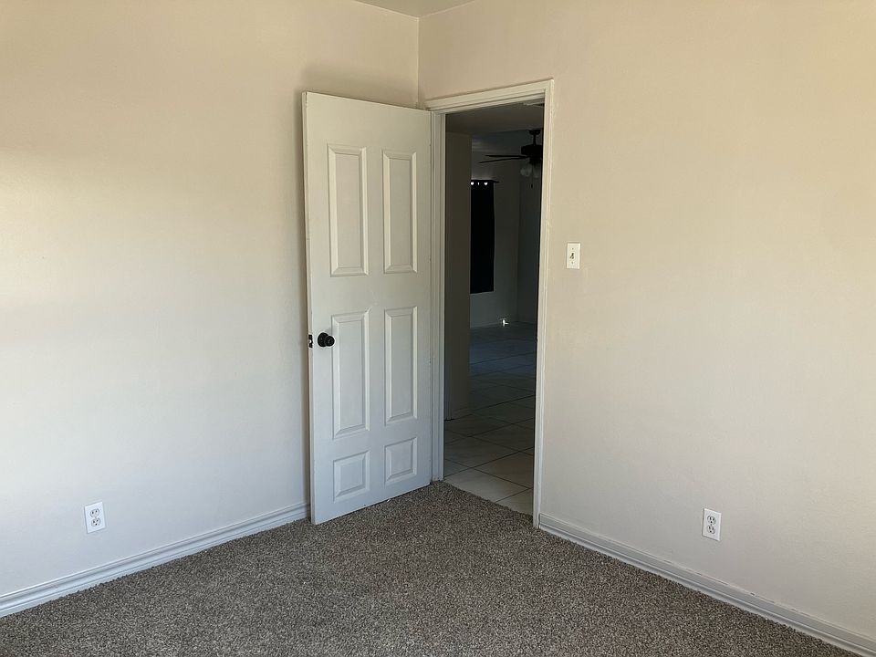 2nd image of 2115 Ross St