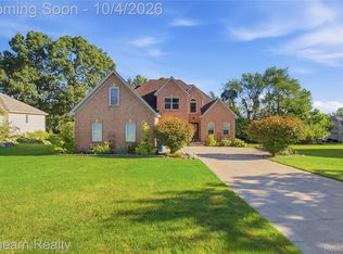 16189 Hill Forest Dr, Linden, MI 48451