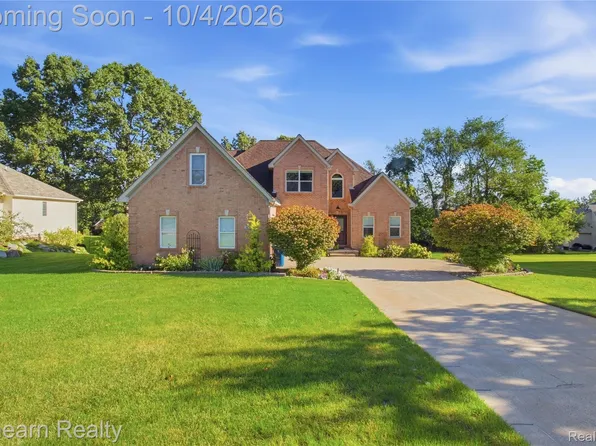 16189 Hill Forest Dr, Linden, MI 48451