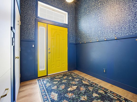 4th image of 4537 Newport Ln