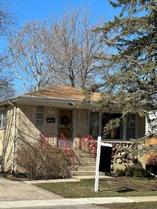 324 E Golf Rd, Des Plaines, IL, 60016