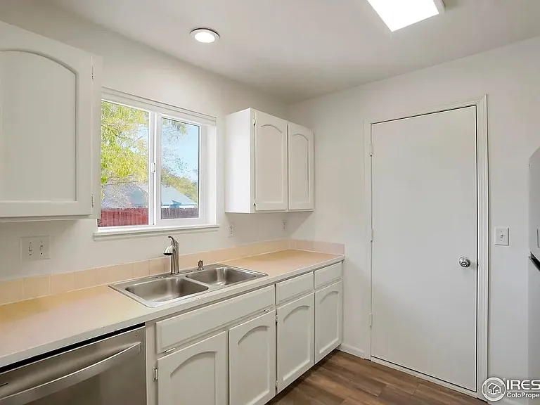 Aurora Way — Photo 12