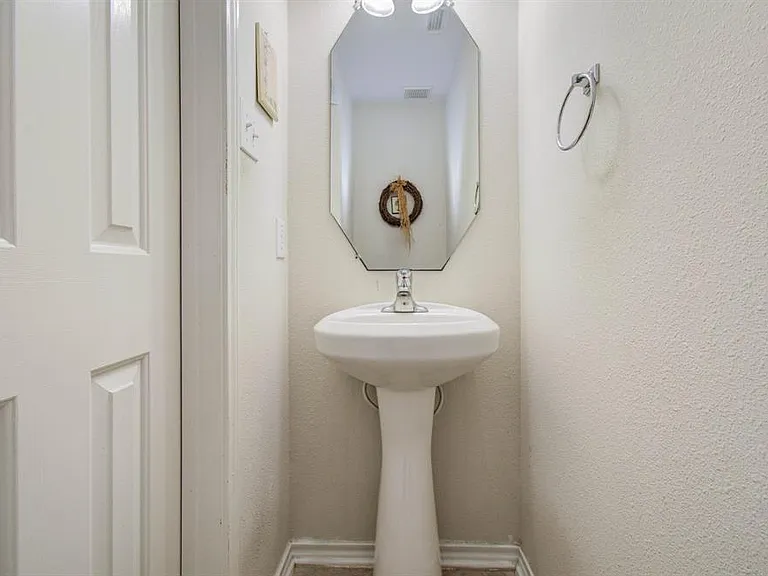 12026 Parkers Hideaway Dr — Photo 17