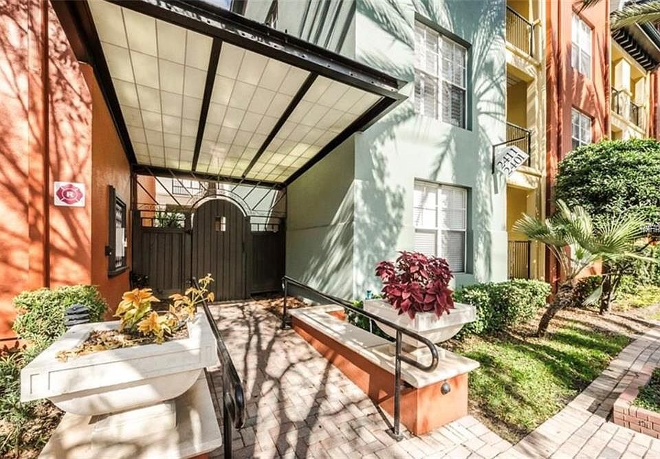 1st image of 2401 W Horatio St Unit 722