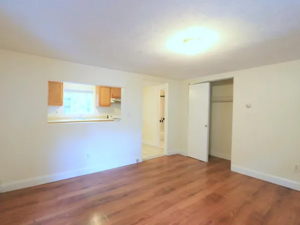 126 Pine St, Cambridge, MA 02139