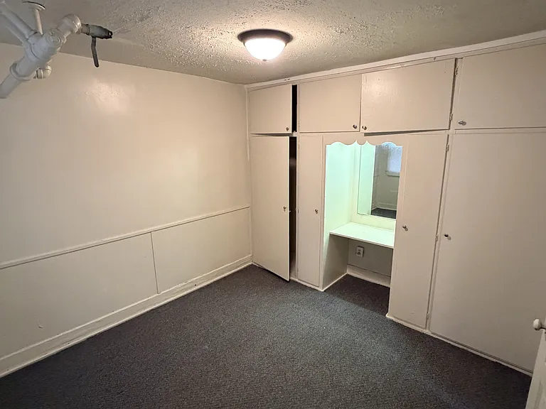 707 S Rose St #7 — Photo 3