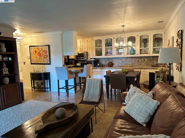 26953 Hayward Blvd APT 210, Hayward, CA 94542