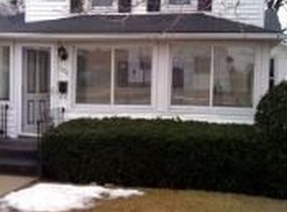 1308 Court St, McHenry, IL 60050