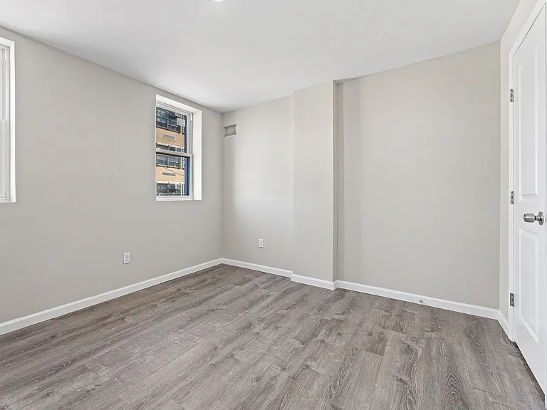 2356 N 4th St — Photo 14