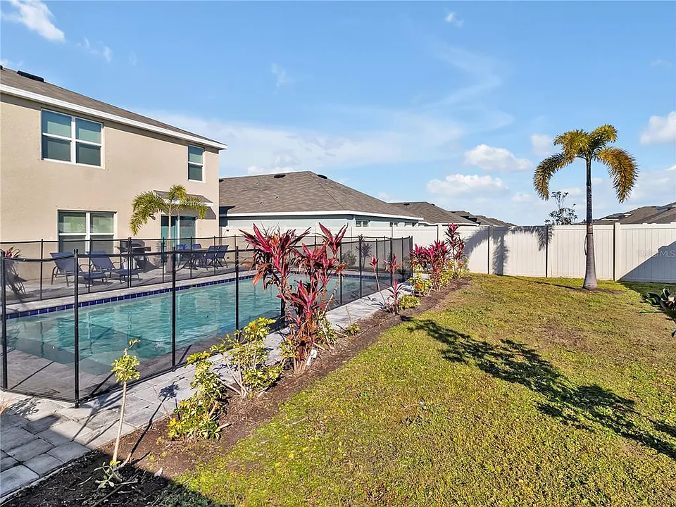 16762 Sunburst Lake St