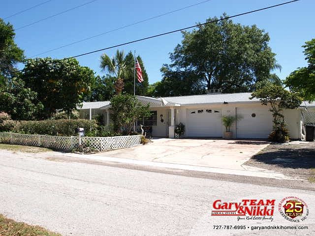 1st image of 3230 Pineview Dr