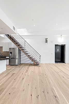 3rd image of 49 Walker St