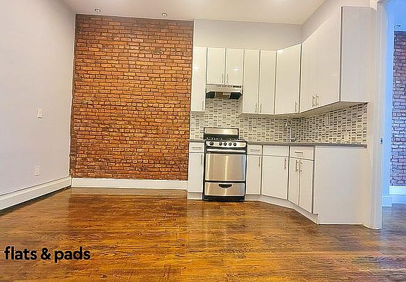 3rd image of 294 Van Buren St #2