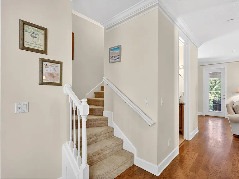 540 SW Akron Ave — Photo 13