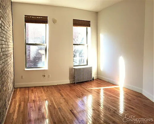 Rented by City Connections Realty | media 9