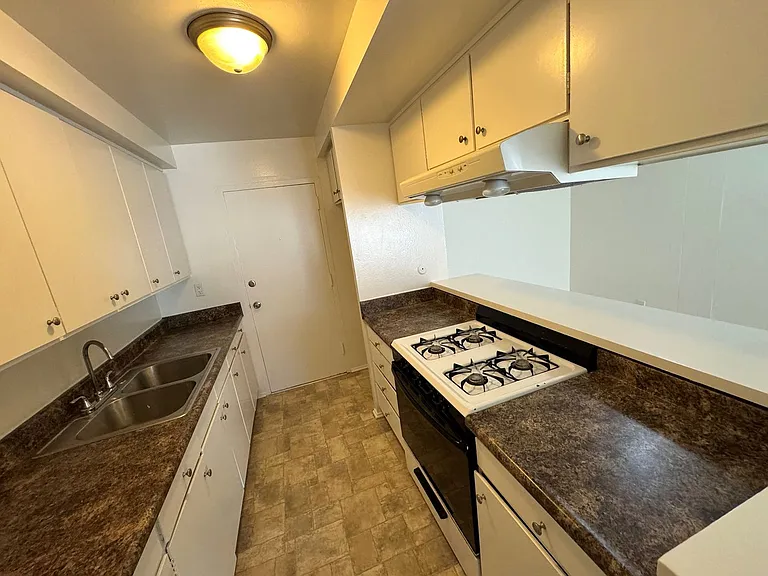 3402-3412 Rexford Ave #&-749-763 — Photo 9