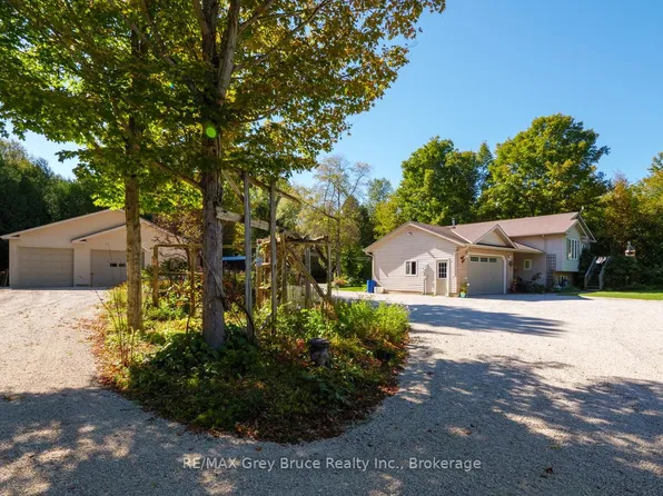 135 North Diagonal, South Bruce Peninsula, ON N0H 2T0