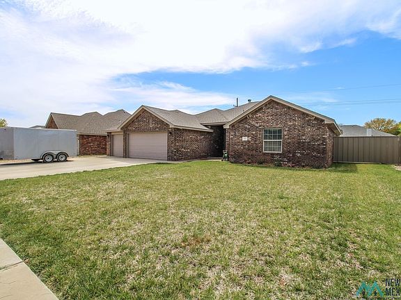 3rd image of 612 Providence Cir