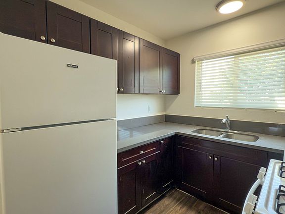 2nd image of 4087 46th St APT 6