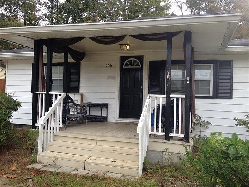 1st image of 656 Pine Grove Ave