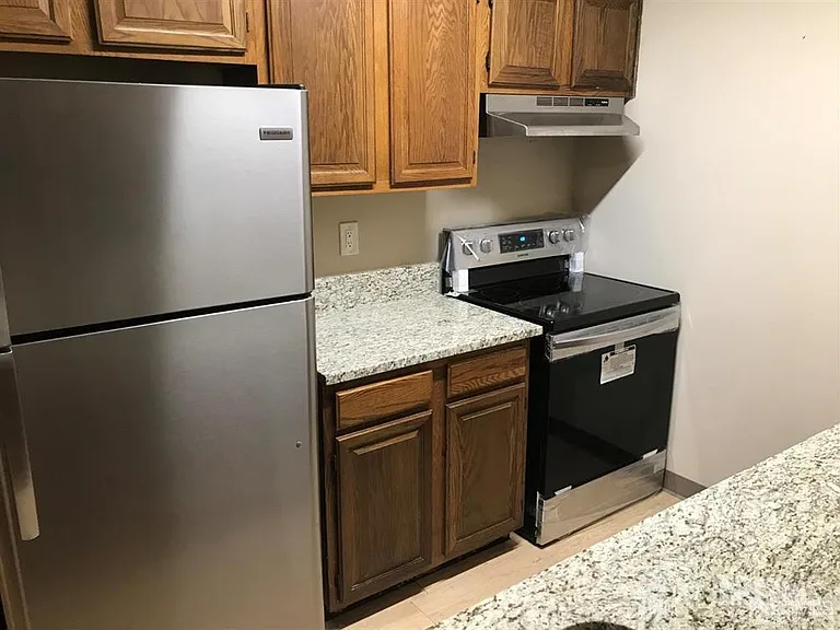 4811 Ravens Crest Dr — Photo 6