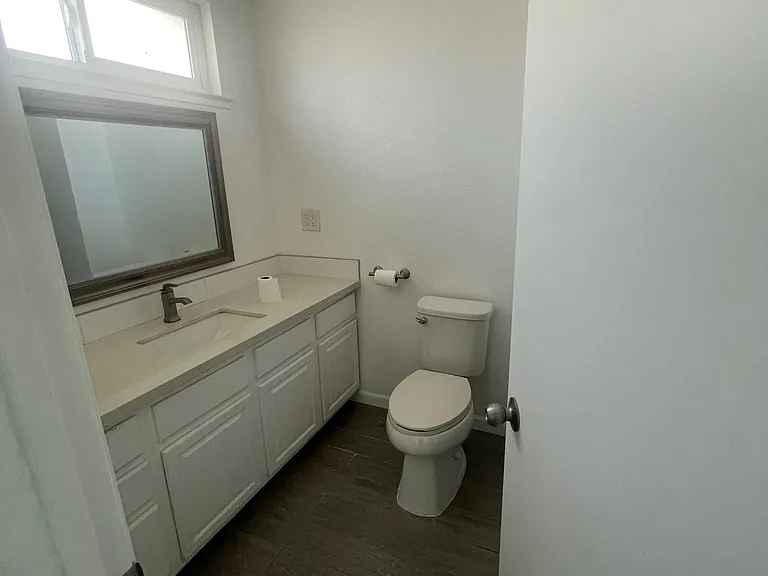 Buchanan Pl — Photo 12