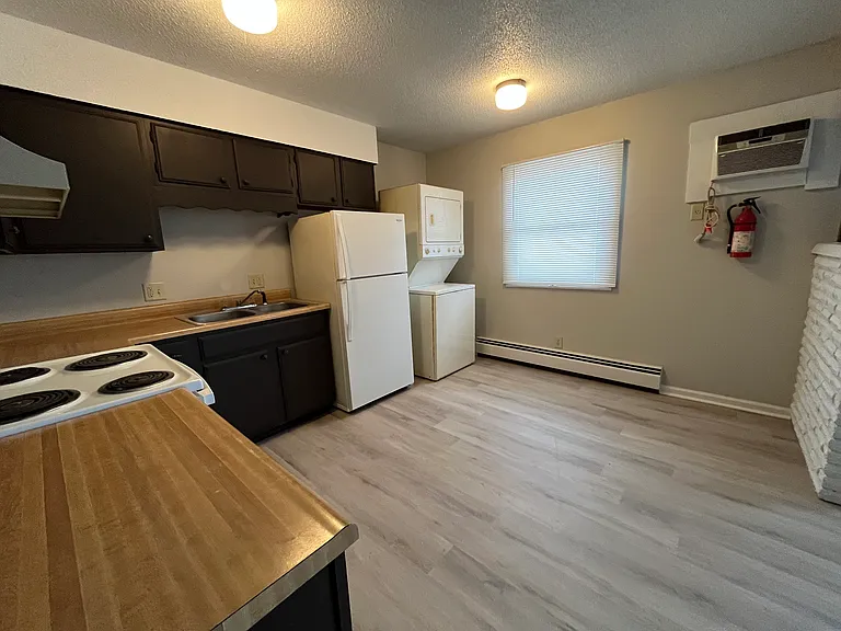 817 Central Ave #A — Photo 3